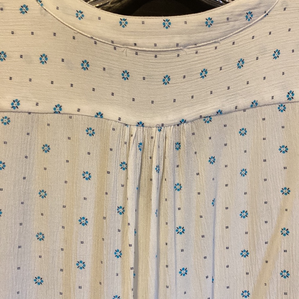 Boho split-neck top - Picture 8 of 9